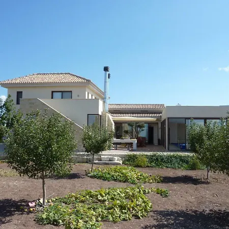 Villa Ampelitis *